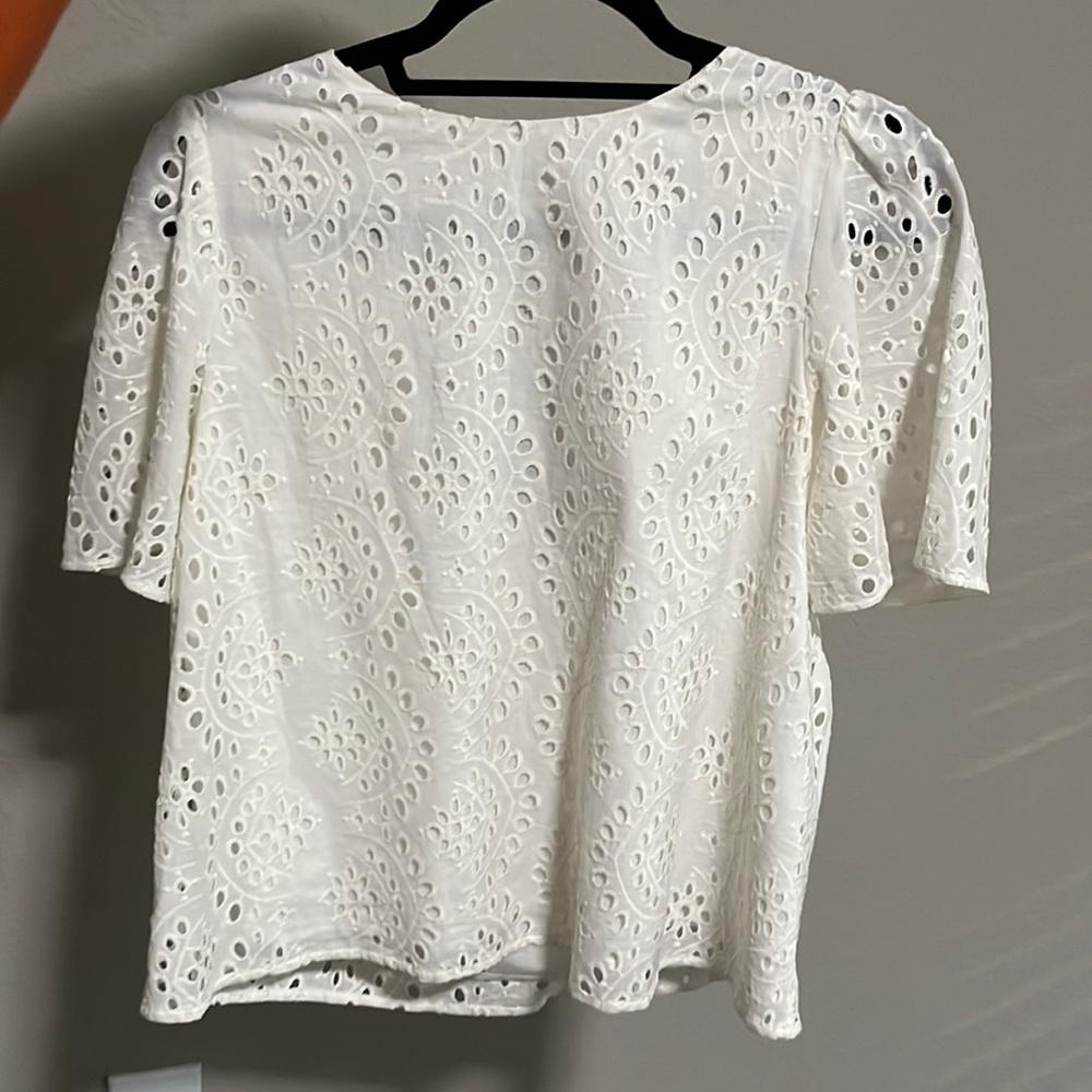White Banana Republic shirt, size medium.